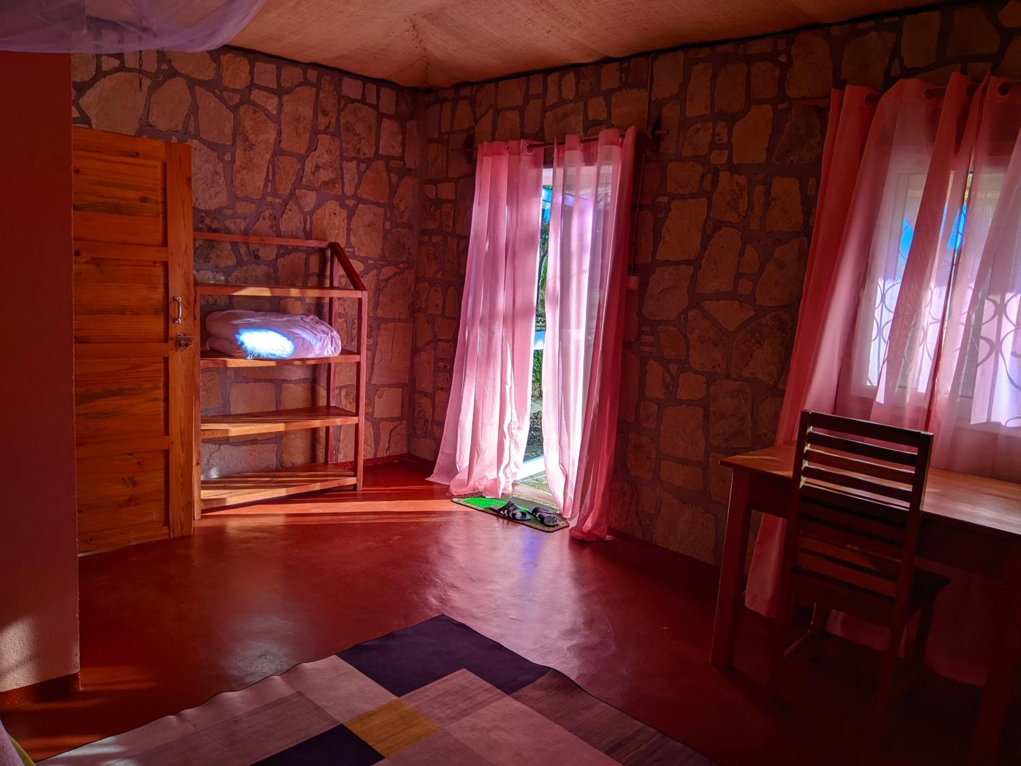 Chambre D'Hote Ristorante Pizzeria Liberta Ranohira Buitenkant foto