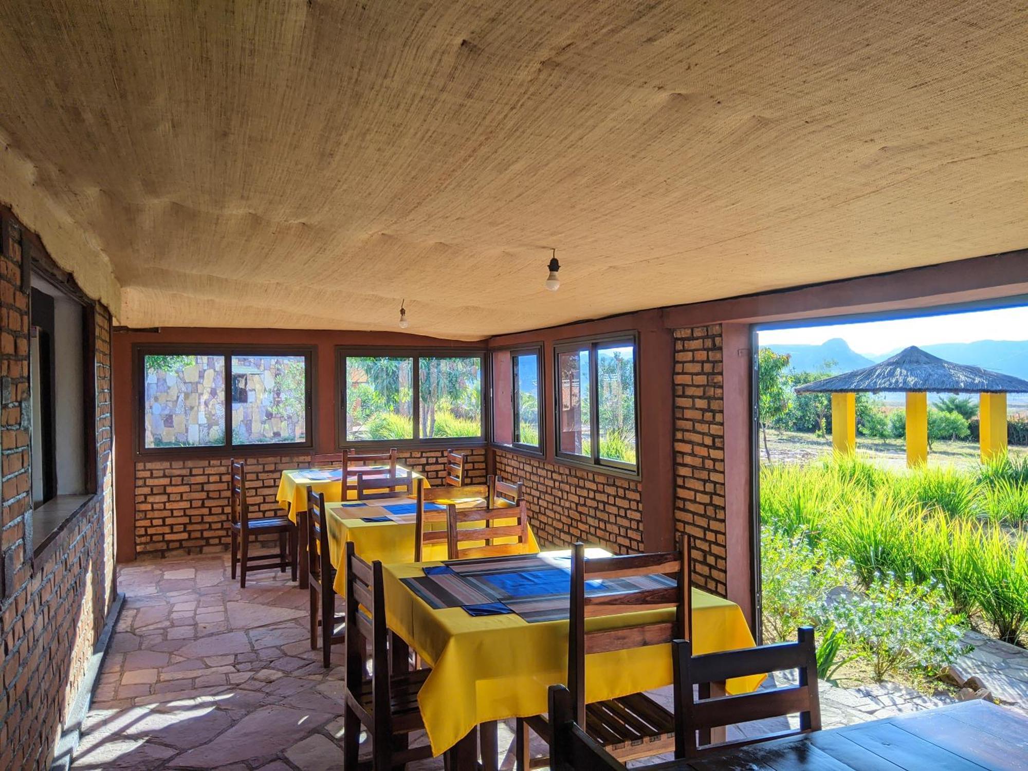 Chambre D'Hote Ristorante Pizzeria Liberta Ranohira Buitenkant foto